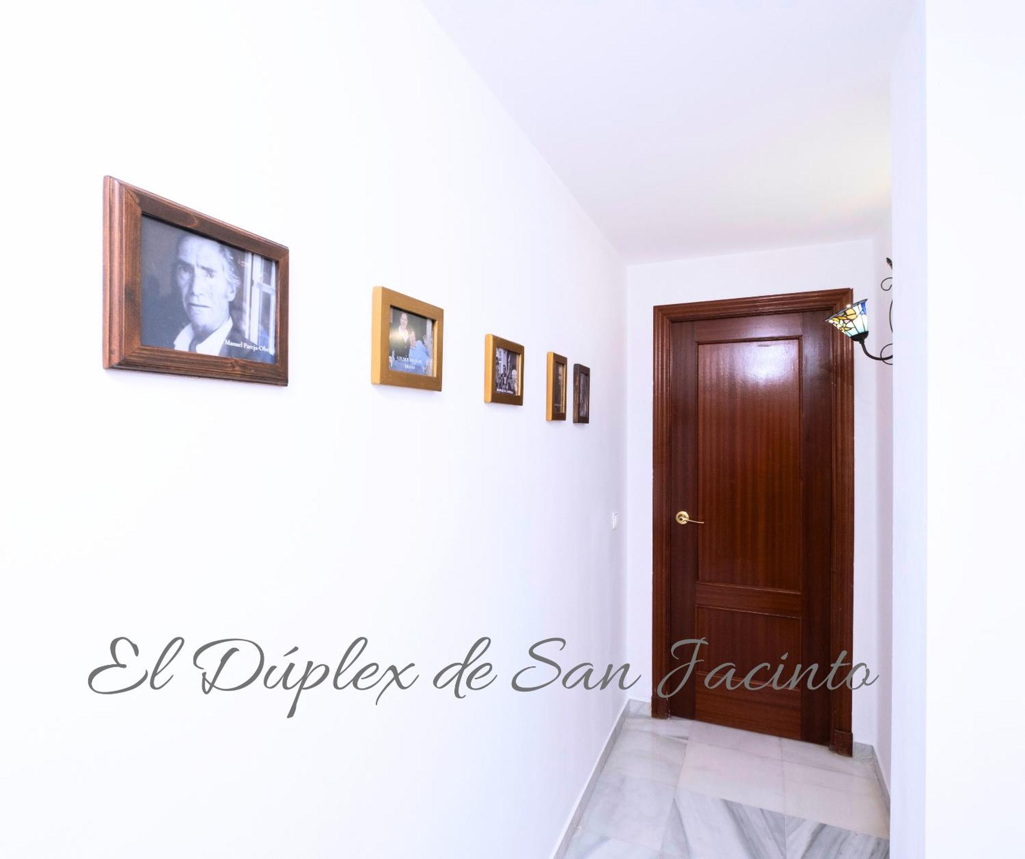 El Duplex De San Jacinto Apartment Севиля Екстериор снимка